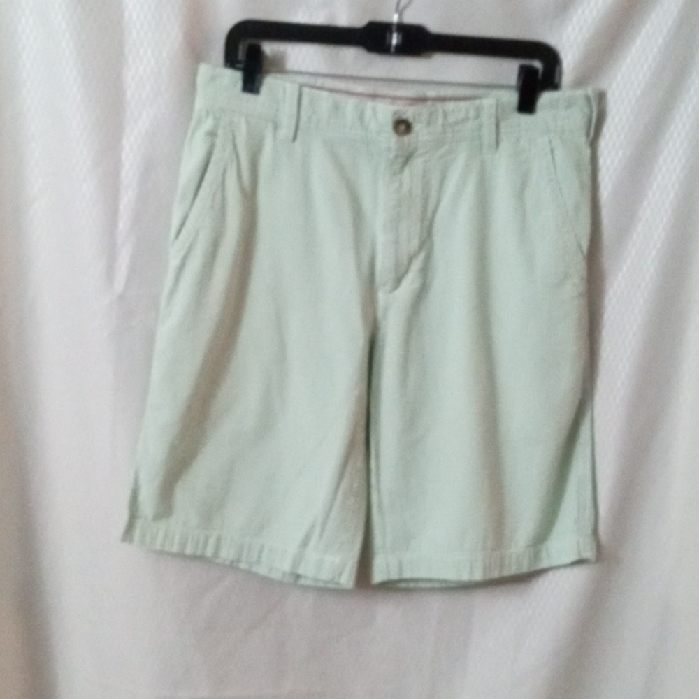 IZOD Flat Front Shorts sz 33, White & Green Strip, 100%cotton, Preowned